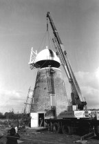 Lifting on the cap 1983